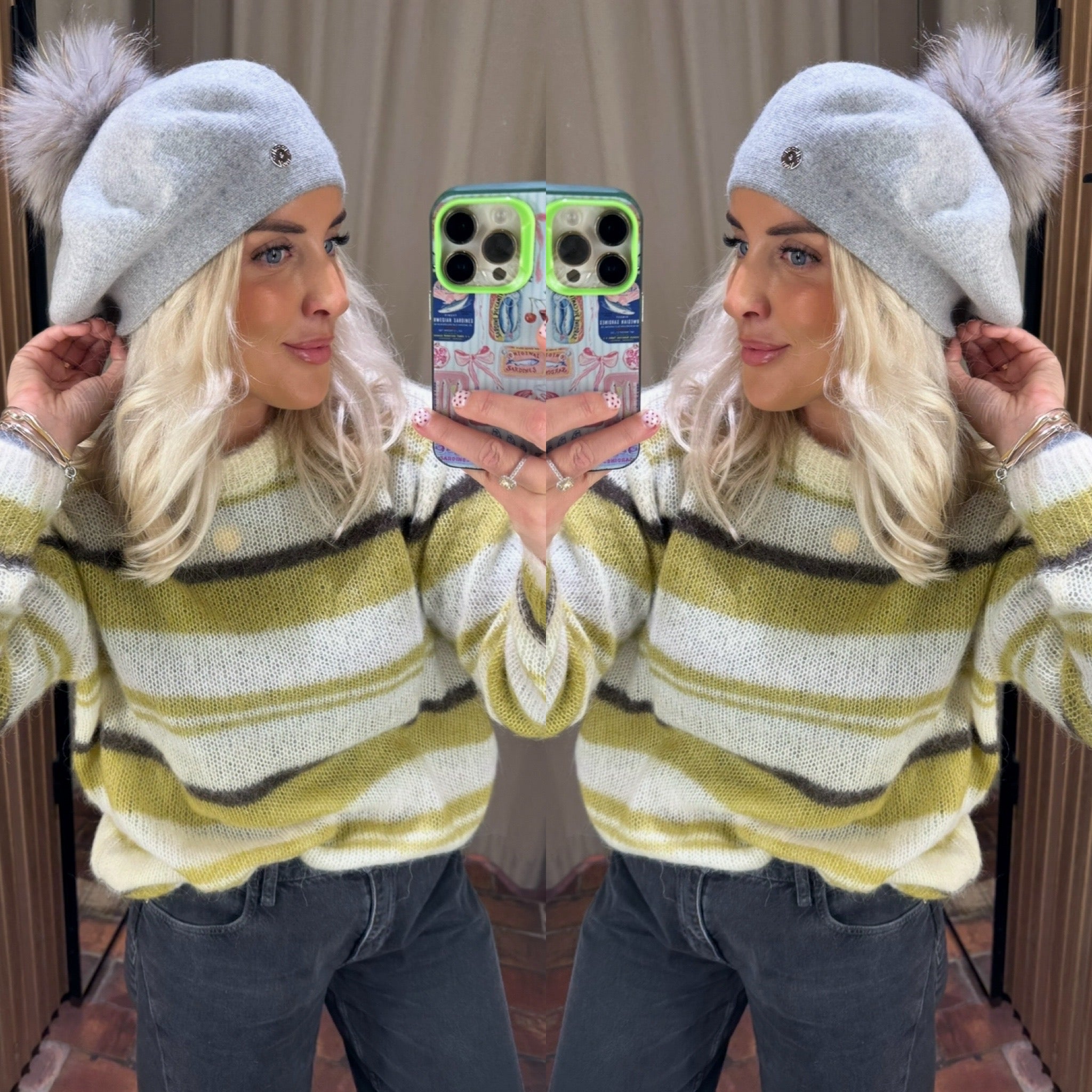 Beret with PomPom - Light Grey